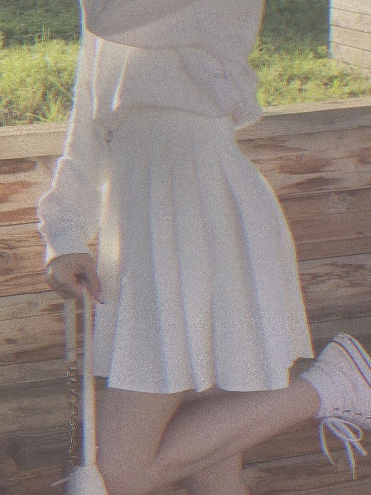 на ОТ 54 размер xxs подошёл, талия на юбке завышена , фигуру подчеркивает, сидит хорошо, вообщем советую🦋❤️