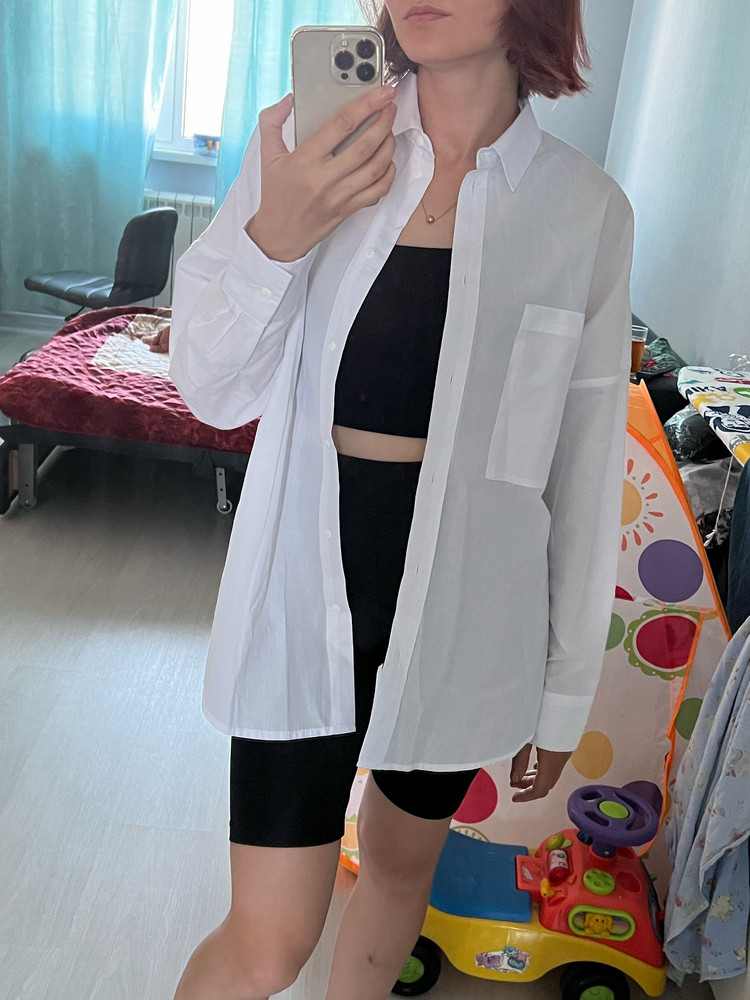 Очень понравилась рубашка. Брала на размер меньше , чем ношу обычно и получилось все равно оверсайз. Но я так и хотела. Качество хорошее. Рекомендую 