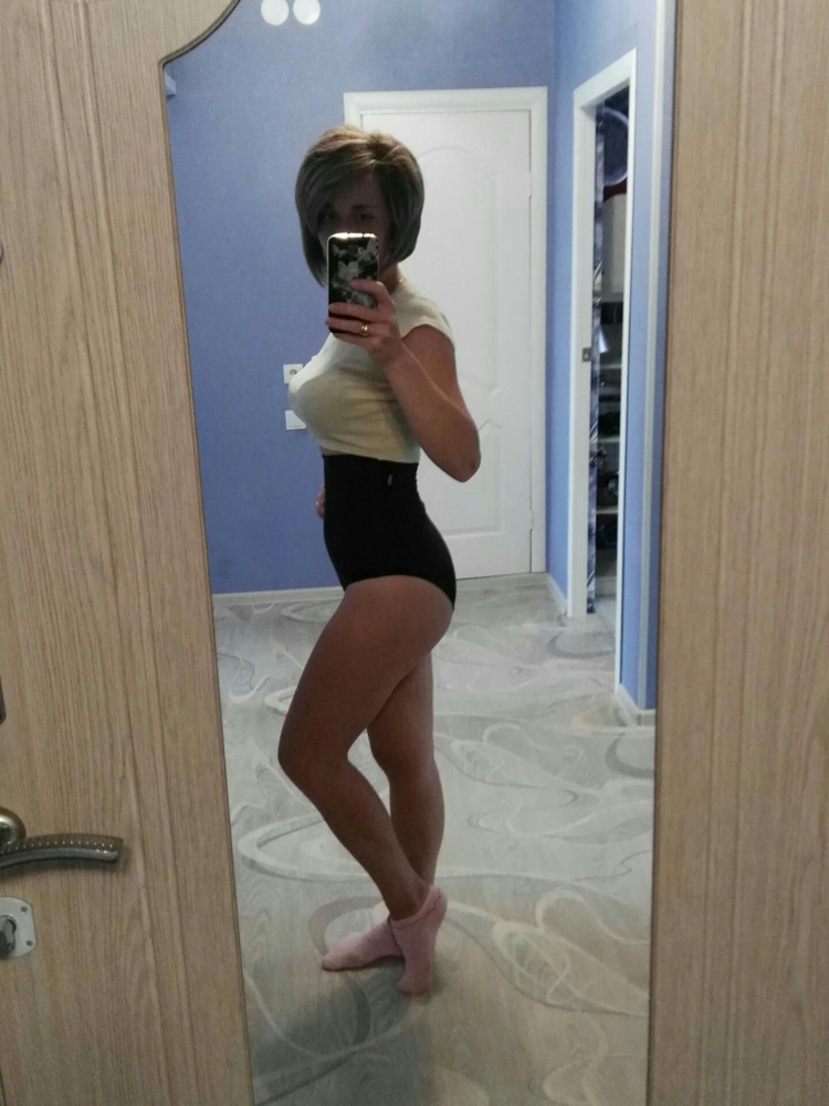 После третьих родов решила позаботиться о своем животике,мало ли не захочет быстро восстанавливаться,заказала бандаж. Он чудо! Бежевый брала на период сразу после родов,надела в роддоме,на фото неделя после родов,размер брала 100,а через две недели поняла,что он уже великоват. Я не пожалела денег и заказала меньше,96. Фото в черном бандаже,4 недели после родов. Рекомендую абсолютно всем девушкам,это спасение для скорого возвращения в форму!