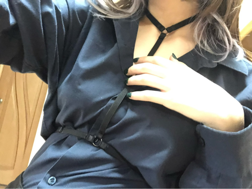 Она выглядит потрясающе! Как раз то, что я ожидала. Портупея мягкая и эластичная, идеально сидит по фигуре! Я в восторге! Быстрая доставка. Спасибо!