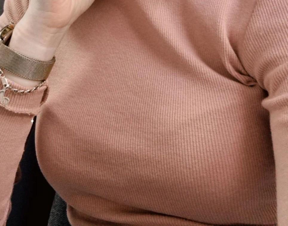 Качество не очень, чашачки выпирают в другую сторону и через кофту или блузку это видно.