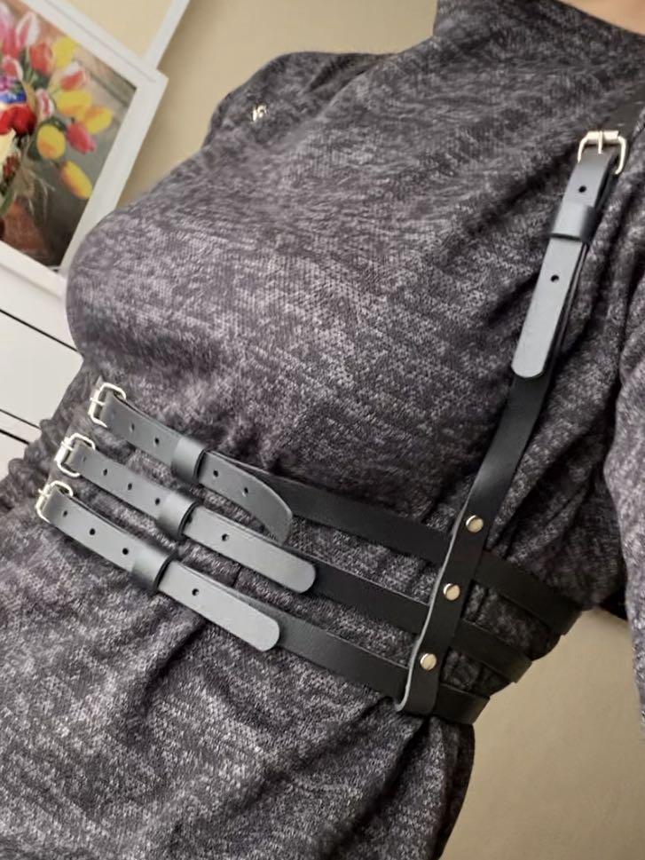 Супер 👏, качество отличное , без заломов , регулируется на любую фигуру 🔥