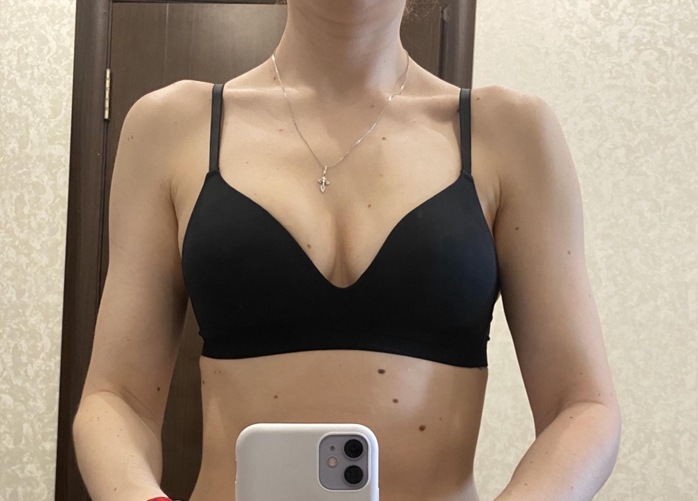 Хорошее качество, красивый и удобный. Размер в размер 75В. Единственно вытащила косточки по бокам люблю свободу полностью) 