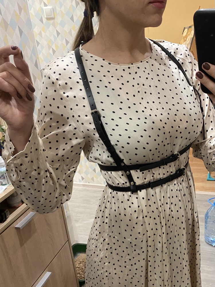 Портупея очень аккуратная, села отлично , я довольна покупкой !