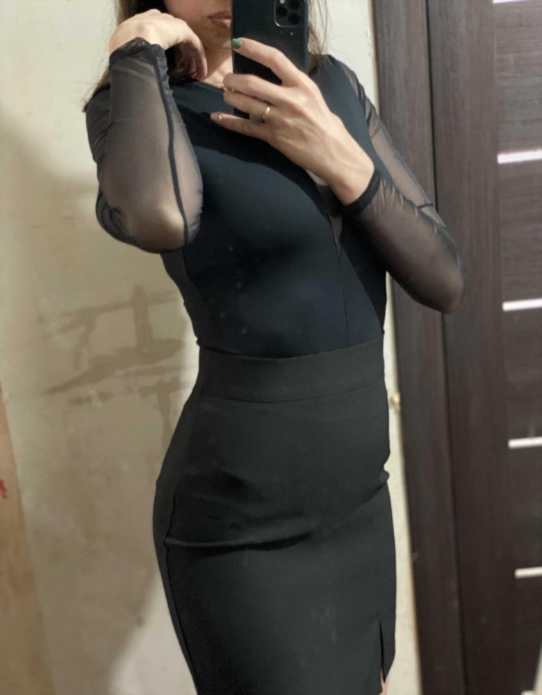 Юбка идеально пошита!Качество превосходное!Хорошая юбочка-нужна каждой девушке!Я довольна!У меня рост 170,талия 73,бедра 95