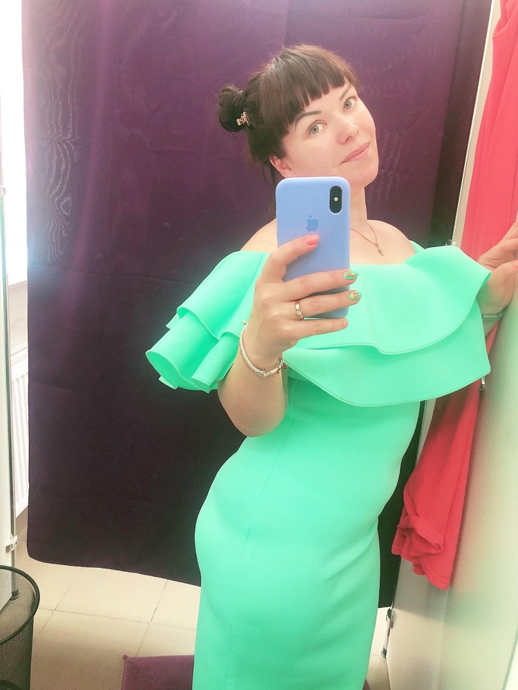 Платье огонь 🔥 рекомендую есть свои нюансы в фигуре но они поправимы😁есть стимул привести себя в порядок к морю😏взяла на годовщину😊на свой 46 взяла L😈