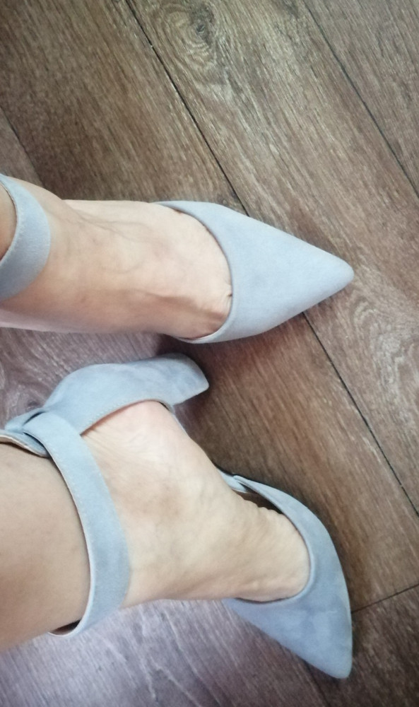 Отличные туфли. Очень удобно ноге, даже не ощущается, что высокий каблук.