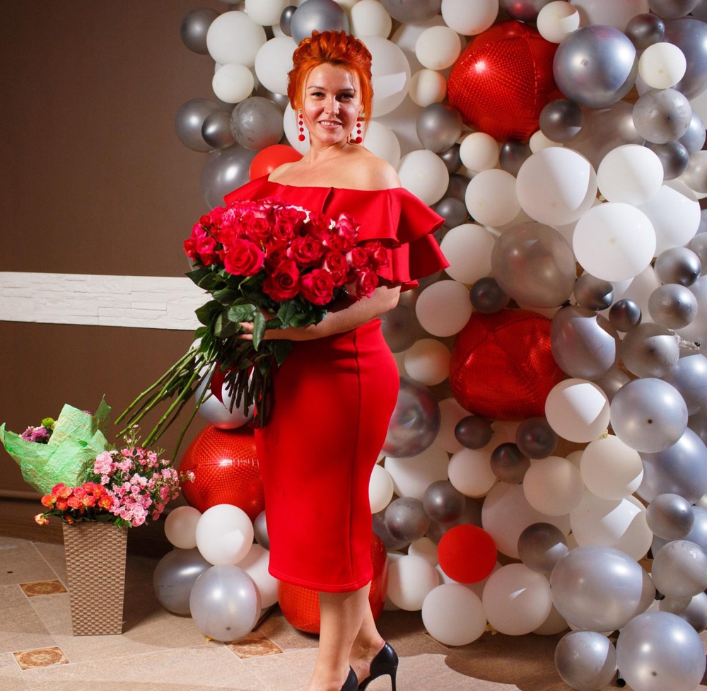 Безумно красивое❤️Очень долго искала такое эффектное платье. Огромное спасибо!!!