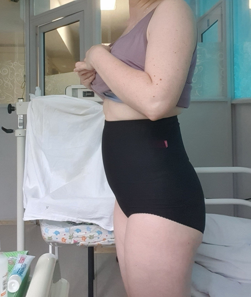 Не знаю какие у меня параметры сейчас, лежу в роддоме, заказывала "на глаз". Туго, но влезла лёжа. Утянули очень хорошо, сейчас везде комфортно только наверху туговато, ну думаю что ещё подрастянутся да и я похудею. Сзади вставки для спины. В целом сшиты хорошо, качество ткани хорошее, достаточно плотные