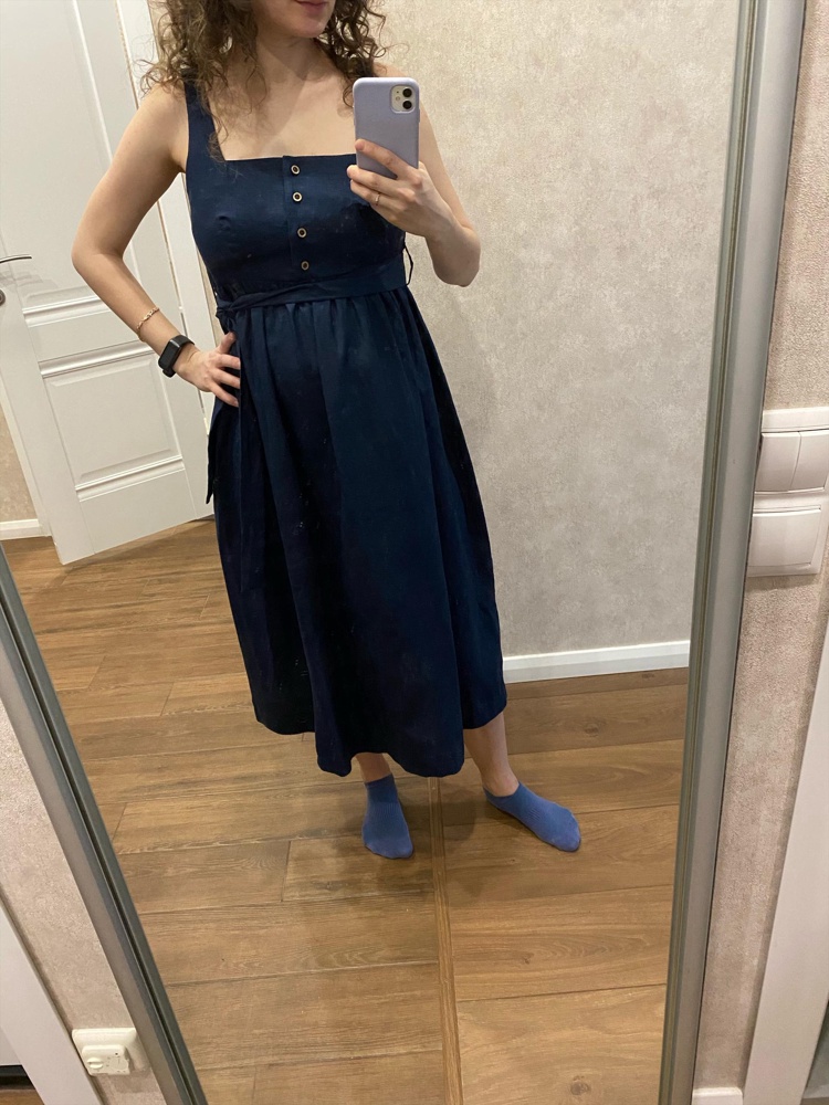 Сарафан для беременных замечательный! Удачный крой - можно ходить и во время беременности и после, есть место для растущего животика. Понравился удобный фасон: нигде ничего не жмёт, не трёт! К тому же фасон сшит из льна - натуральные ткани гораздо лучше синтетики! В общем, рекомендую это летнее платье! 