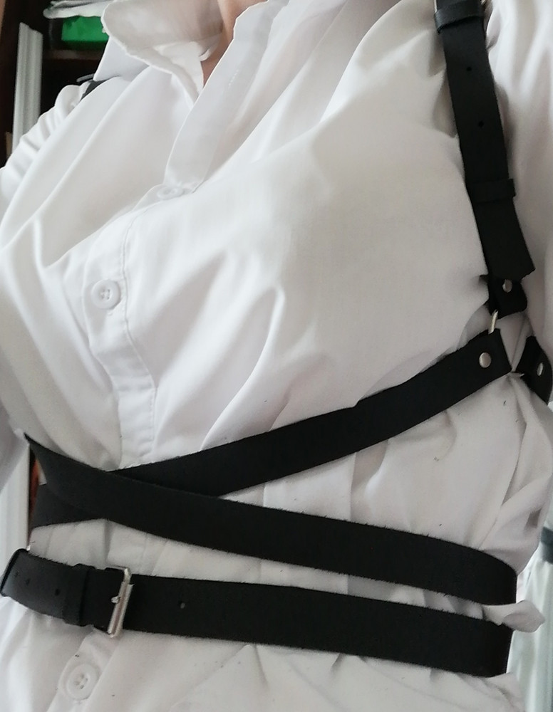 Я в восторге от неё. На мой рост 175 и 46 р-р отлично подошло... На основном ремне доп отверстие сделала только)