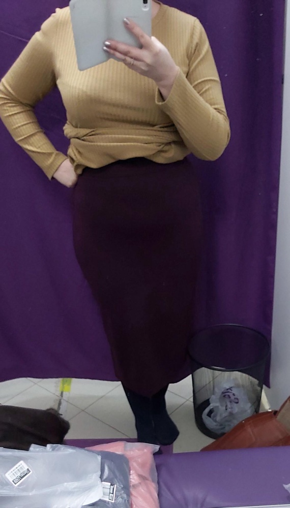 Юбка отличная  элегантная. Спасибо. На мой 46-48 отлично сел 46. Довольна и длиной элегантно.