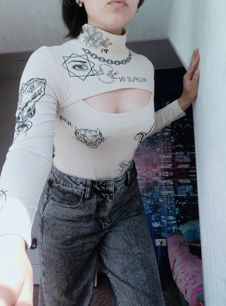 Приятная к коже ткань, не просвечивает и не ограничивает движения😳❤️✨