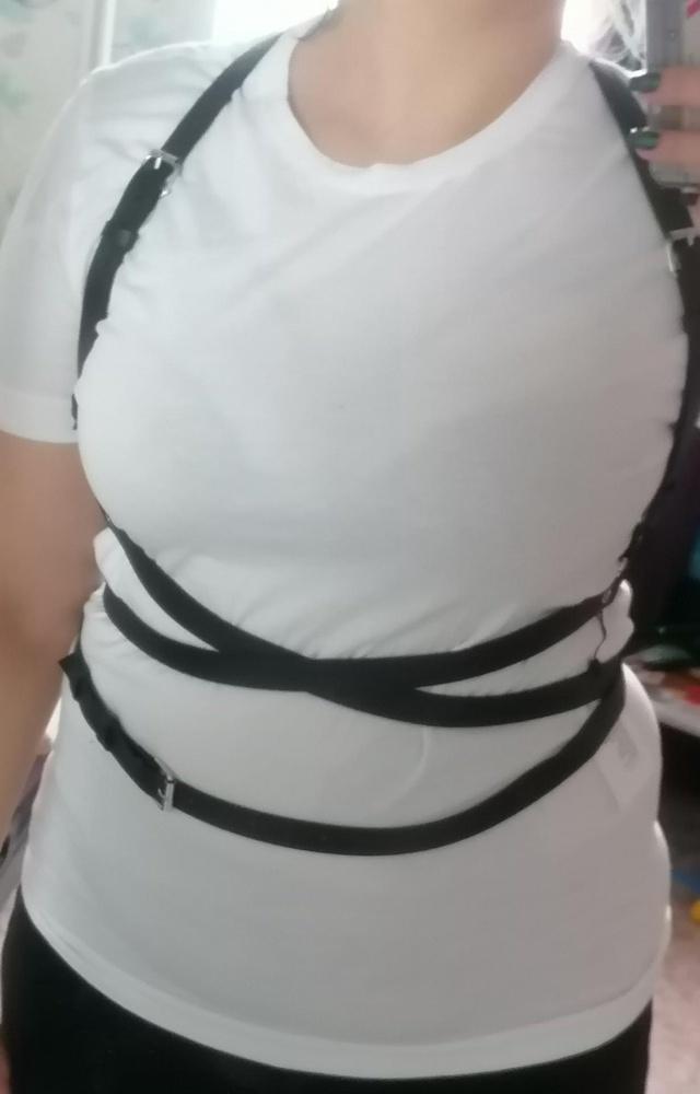 Пришло быстро. Упаковано в мешочек. Все аккуратно на мой 52 размер идеально. В подарок положили резинку-пружинку ))