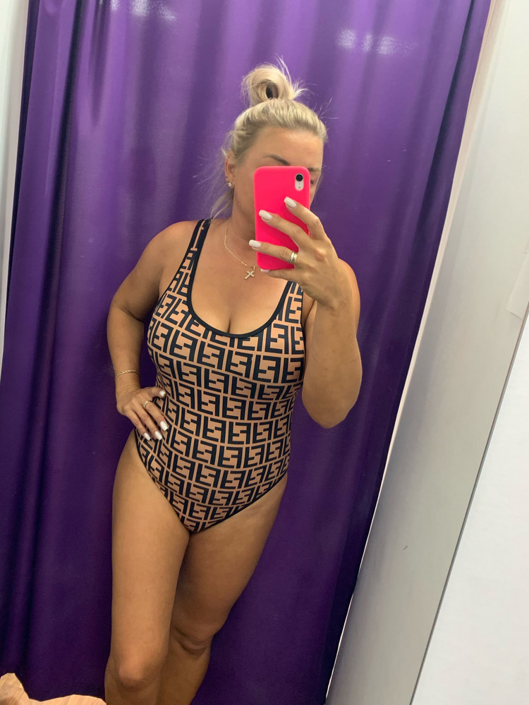 Купальник пушка!!! Отличное качество, замечательно держит грудь. Спасибо продавцу за быструю доставку! 