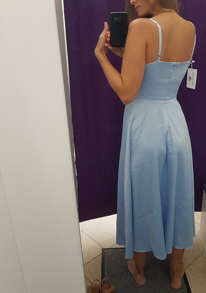 Мои размеры 88/74/89. 44 сел хорошо.но ткань плотная. Возврат