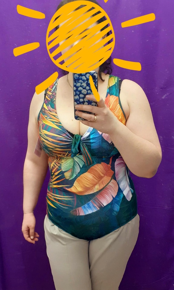 Всем доброго вечера. Обычно мне трудно подобрать купальник из-за особенностей фигуры, но этот сел- как-будто на сшит лично для меня. Отличное качество по не самой высокой цене. Дизайн, фасон, качество-меня все устроило). Я в восторге. Спасибо огромное производителю❤🌹