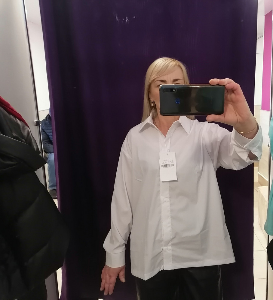 На мои параметры:ОГ-90, ОТ-73, ОБ-93, рост 158, плечи 39 выбрала XS, чтобы под жилет или полувер одеть, оверсайз не хочу.