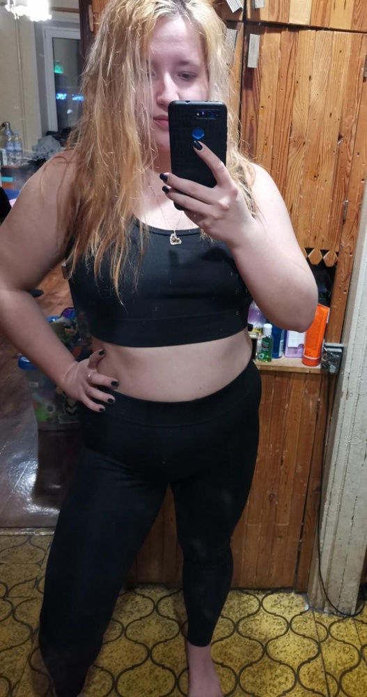 Очень понравилось, ткань похожа на купальник) топ хорошо держит грудь, но он без подкладок