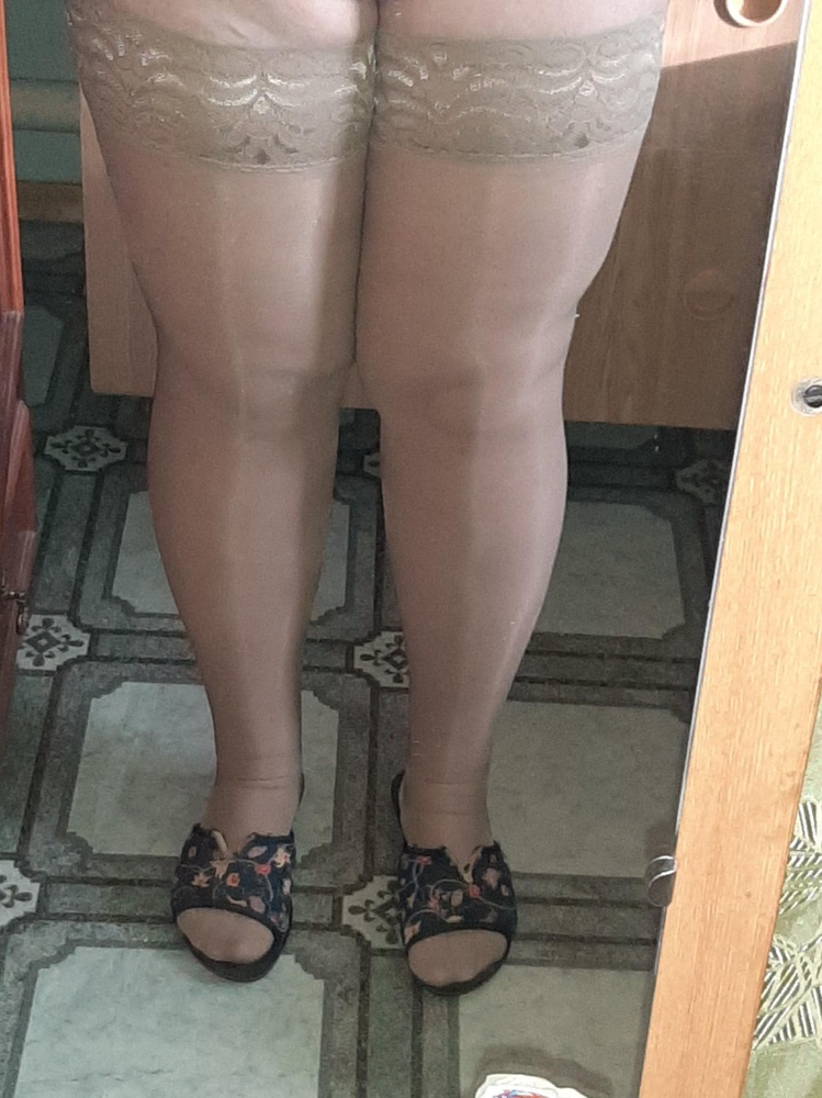 Чулки мне понравились. Одеваются хорошо, резинка держалась  весь день. Единственное упаковка была помята и вскрыта.