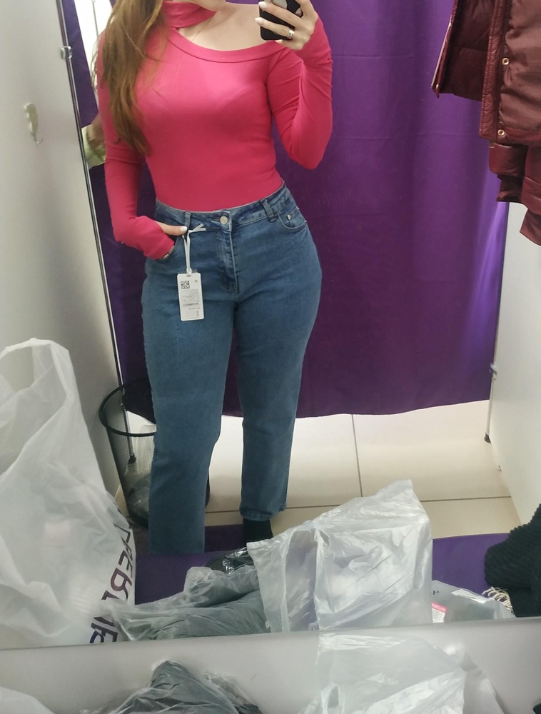 Очень понравилась, хорошее выполнение. Хорошо сидит