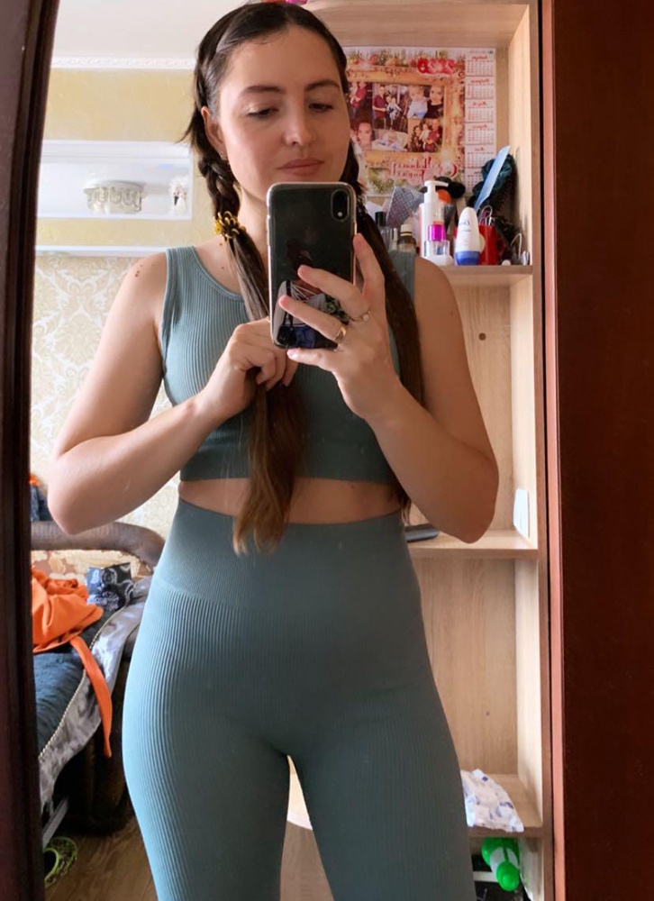 Заказала М, сел идеально, на параметры 85/68/94. Качество хорошее. Спасибо продавцу👍