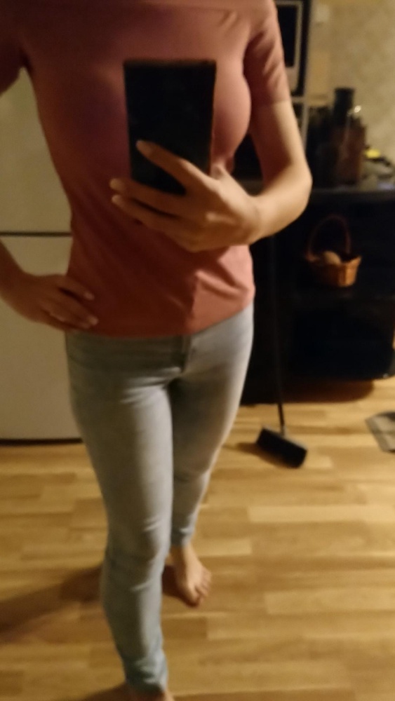 Цвет темнее, чем на фото и большемерит, а так, вещь приятная к телу и недорого.