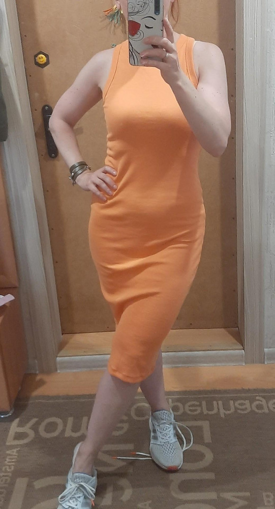 Цвет не такой яркий как на фото. Маломерит на размер. Качество хорошее