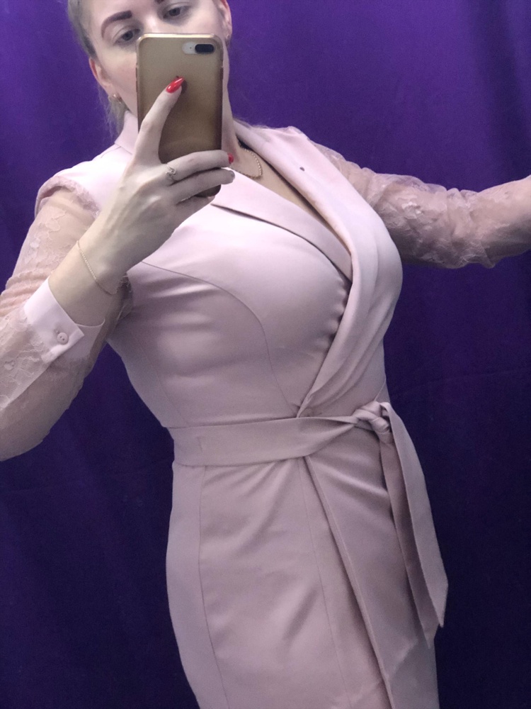 Очень хорошее платье . Ткань приятная . 