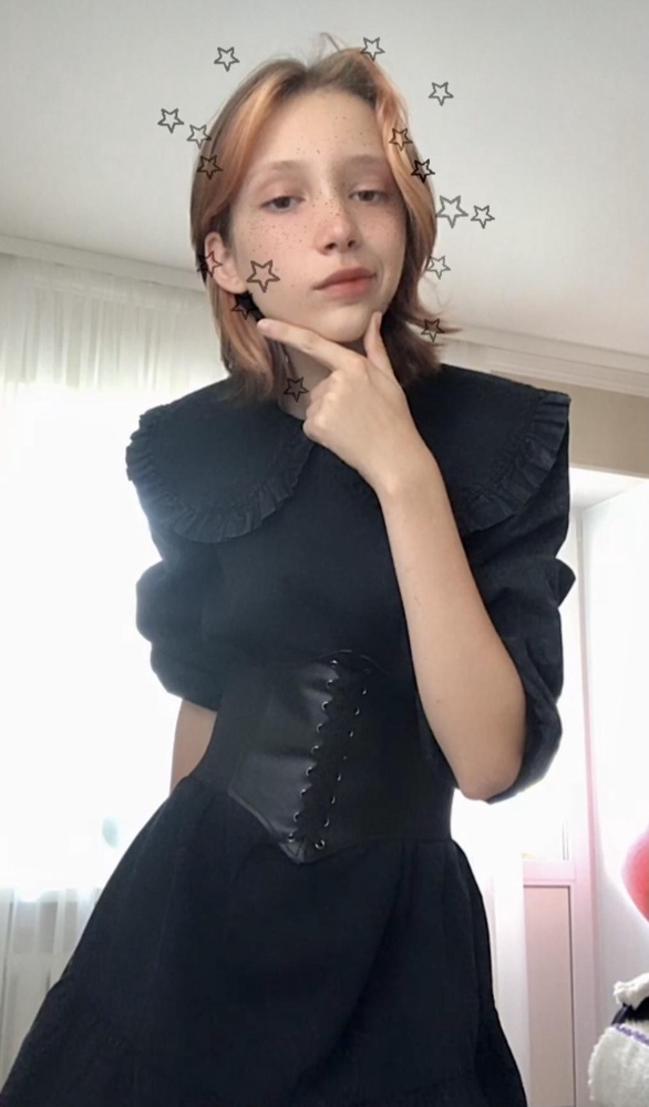 Пришел с задержкой, но он прекрасный. На талию где-то 62 и более смотрится замечательно! удобный и крепко держится. Советую! 