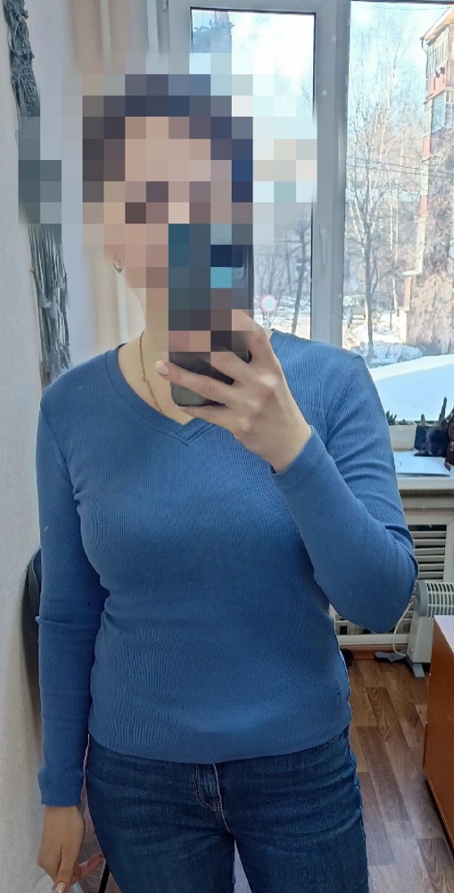 Приятная к телу, после стирки даёт усадку по длине. На свой 44 взяла 44-46.  Были длиноваты рукава и по низу, после стирки как "по мне шито" стало ) брала в разных цветах