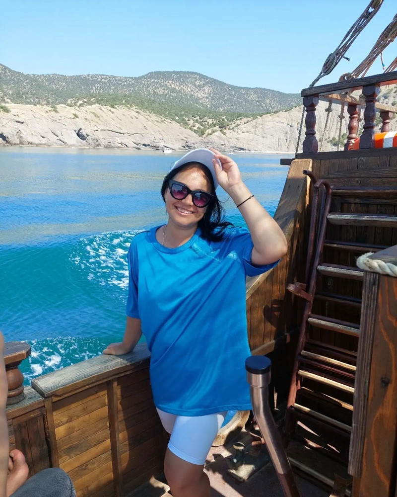 Красиво смотрятся, особенно на загорелой коже,просвечивают