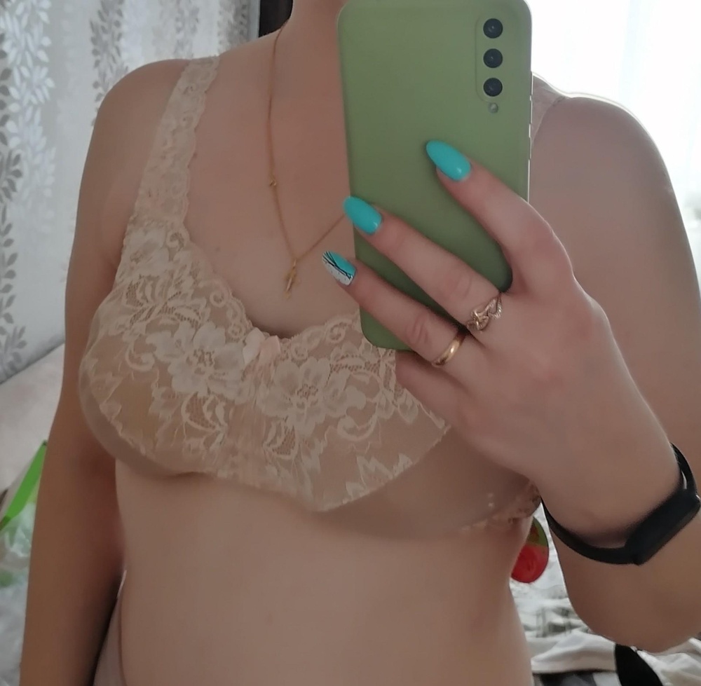 Соответствует описанию, единственное цвет чуть темнее чем на фото. Мне понравился бюстгальтер, рекомендую.