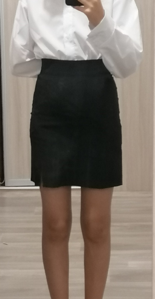 Юбка супер! Качество очень хорошее, тянется. Сидит тоже отлично.
Мой рост ±165, но если что, то можно опустить ниже. Рекомендую