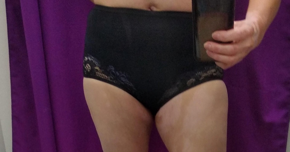 Трусики очень хорошие, не утяжки, но плотные, сшиты по типу шортиков, размер 5 на 48 хорошо подошел, посадка высокая, хлопок. Спасибо производителю.