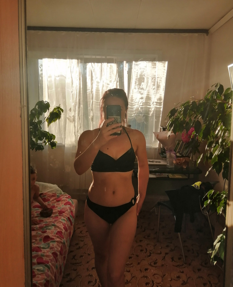 Купальник огонь, на мои "90*60*90" сел идеально, не сразу разобралась с верхом транмформером, но это того стоит! Материал на 5+, размер в размер идёт. 