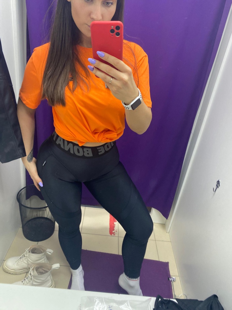 Пришли темно синие. А заказывала черные. В остальном восросов нет . Качество хорошее, швы качественные