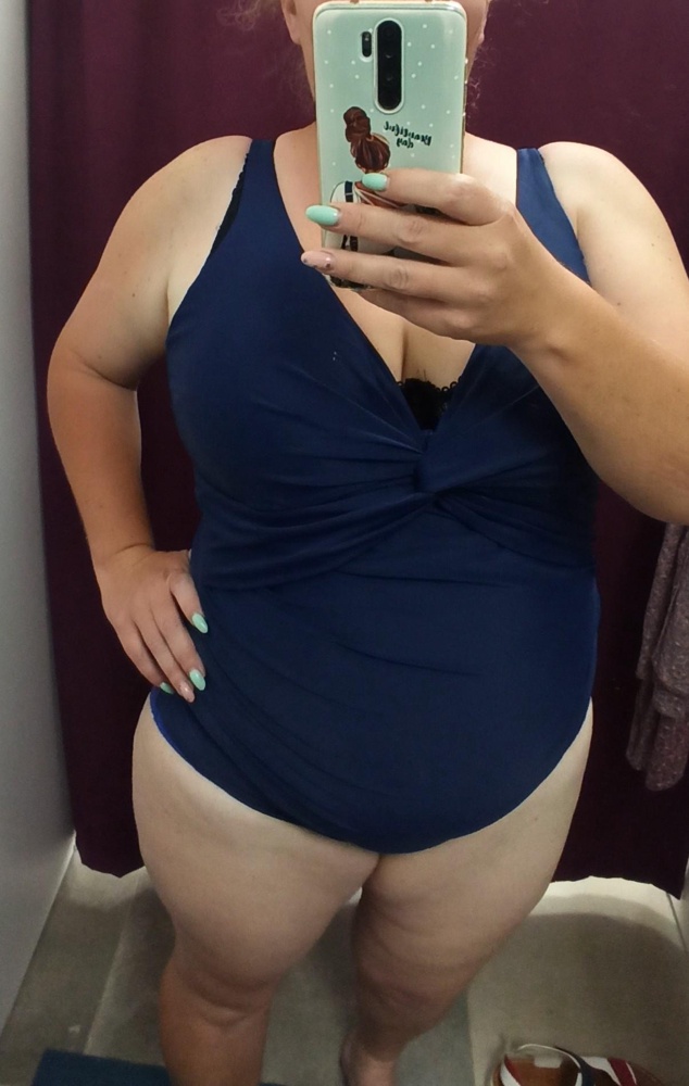 Качество отличное. Надо брать на два размера меньше. Очень хорошо стройнит.