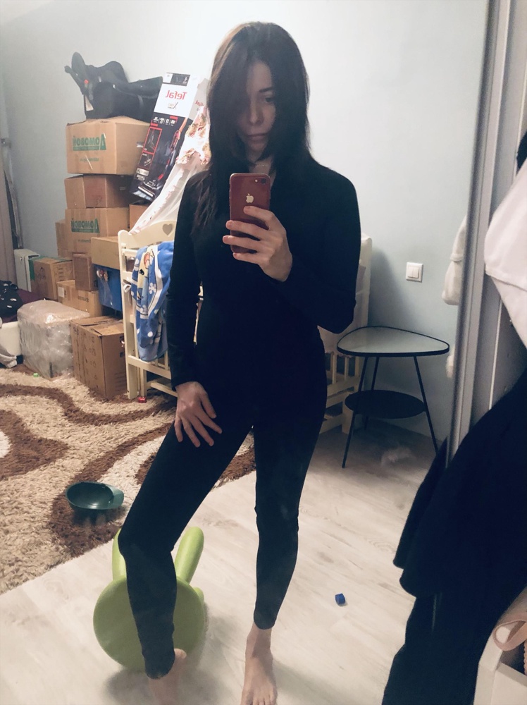 Комбез просто огонь 👍🤟🔥🔥🔥я очень довольна!! Спасибо 🙏  на рост 158 и вес 53кг. Размер 42-44 супер 