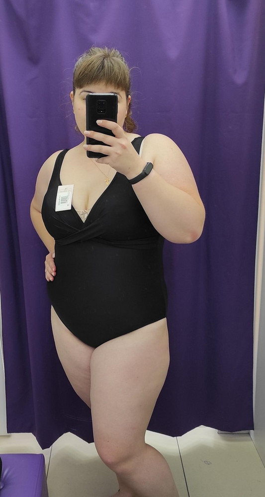 Купальник хороший, ткань мягкая, приятная, не понравилось, как выглядит грудь, мерила на свой бюстгальтер, а если на голое тело грудь, наверное, "разбежится". К остальному вопросов нет, пришёл целый, без брака. Отказ в пользу другой модели.