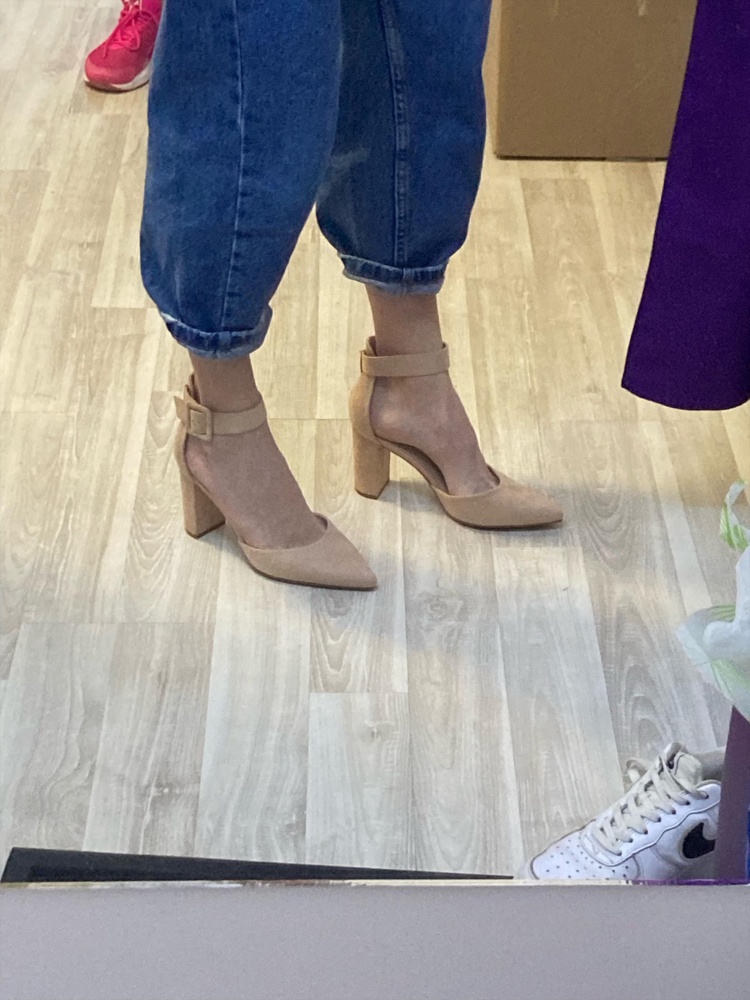 оказались очень широкими на мою тонкую ногу😭