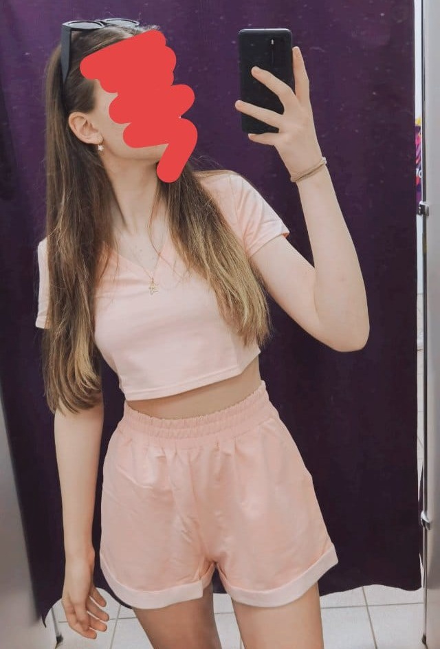 Красивый летний костюм, спасибо.
