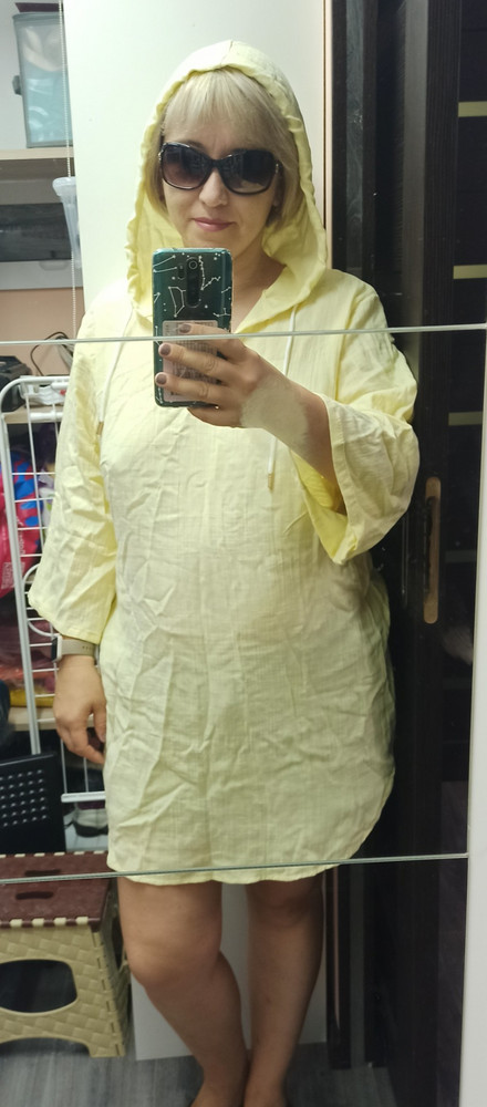 Прекрасная туника. Материал действительно муслин, но не прям чтоб тоненький. Пошита аккуратно. Но всё же маломерка. На свой 48 размер я заказала 52-54 и вот прям даже не оверсайз села. Прям только только. У кого реально 52-54 будет в обтяжку.