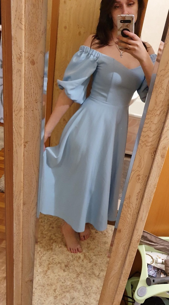 Идеально! Везде! Спинка, грудь,  рукава.
На мои 84, 65, 98 село просто идеально 👌( но с лифом😉) ткань качественная, к пошиву претензий нет. Цвет чуть более голубой чем на фото,  но очень нежный. Моя камера не передаёт.