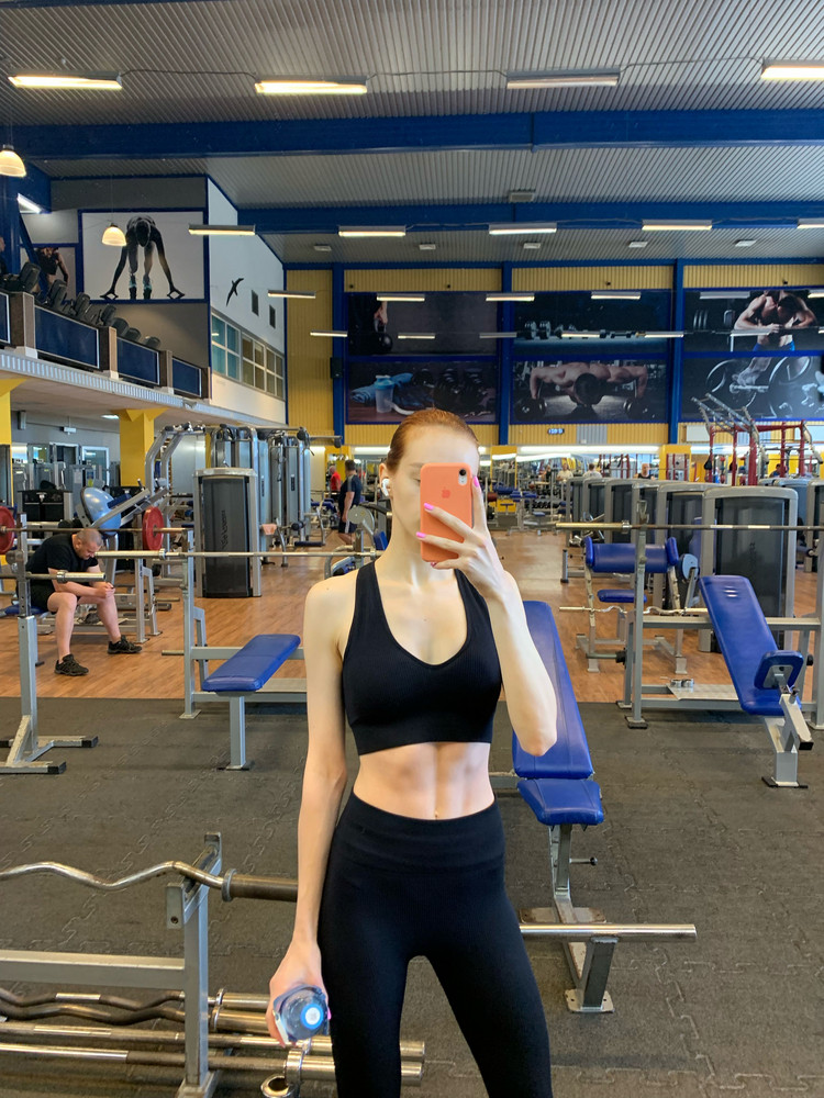 Костюмы - пушка! 😻 Купила сначала розовый. Давно хотела его заказать на Shein, но не успела. Все внимание в этом костюме будет к Вам) А потом ещё и чёрный заказала. Качество классное. На теле ощущается приятно. Ничего не давит.Рекомендую!