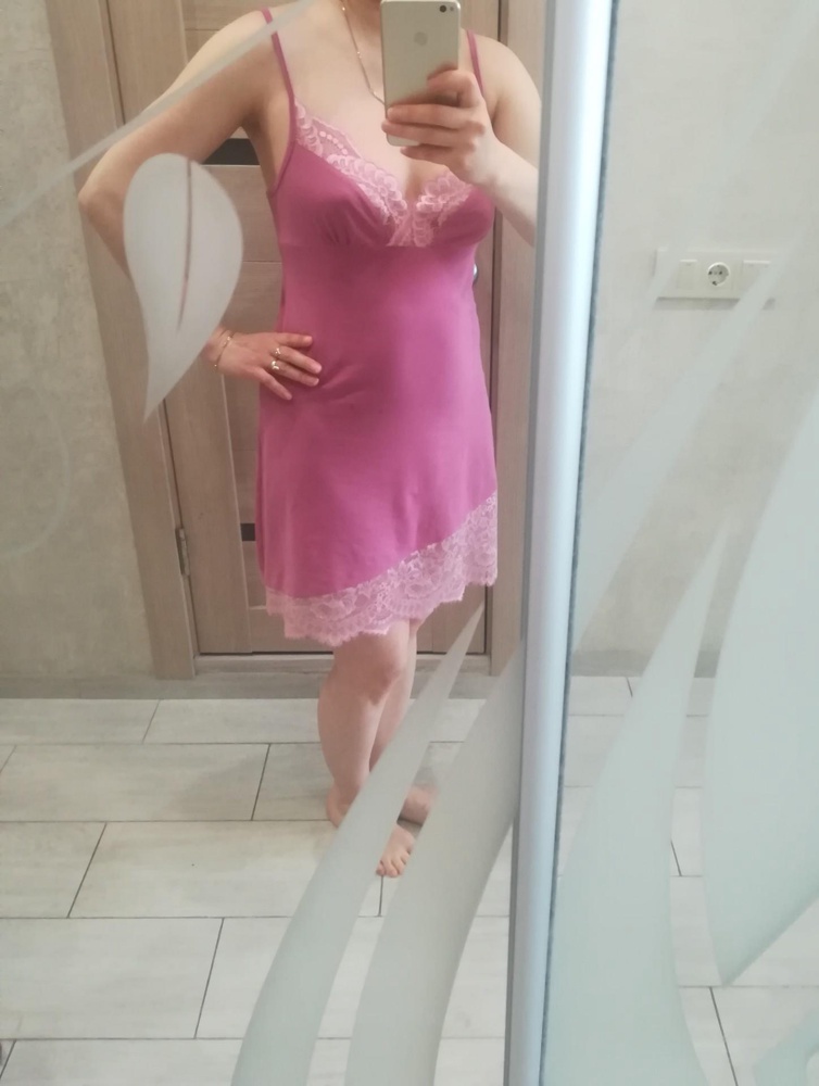 Заказала 42 размер на вид  маленькая  не стала выкупать.Решила заказать черную 44 размера . У меня 42 размер села хорошо . Этот 44 размер идёт прям на 42 . Есть минус задирается вверх приходиться постоянно одергивать вниз. Заказала ещё розовую тоже 44 размера вот она идёт как на 44 размер . Размеры действительно не соответствуют. Надо мерить . Очень плохо  когда нельзя было померить покупаешь на угад я бы розовую купила размером меньше. Качество хорошее приятная к телу кружево не колется .