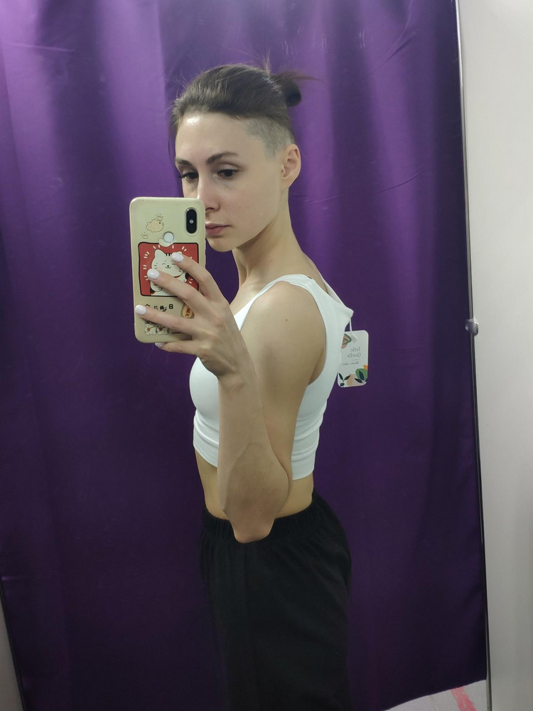 Оч странно топорщился на спине. То ли растянул кто, то ли на собак сутулых, непонятно. Отказалась