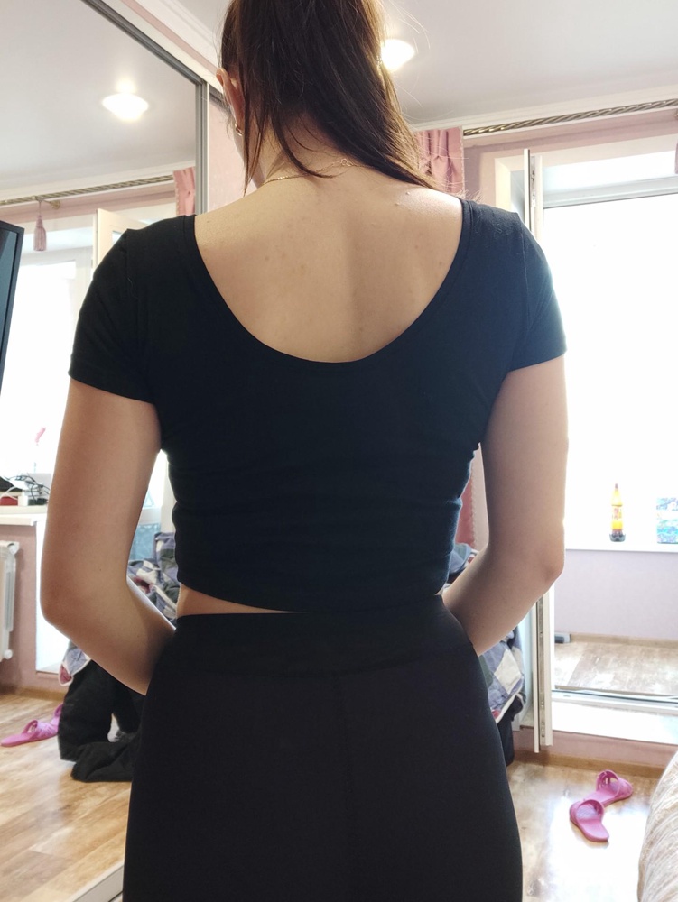 Замечательный товар, сидит хорошо и комфортно. На 46 взяла L. Ткань в тёмно-синем цвете плотнее чем черная. Но не просвечивает белье. Взяла оба. Цена просто смешная. На лето супер.