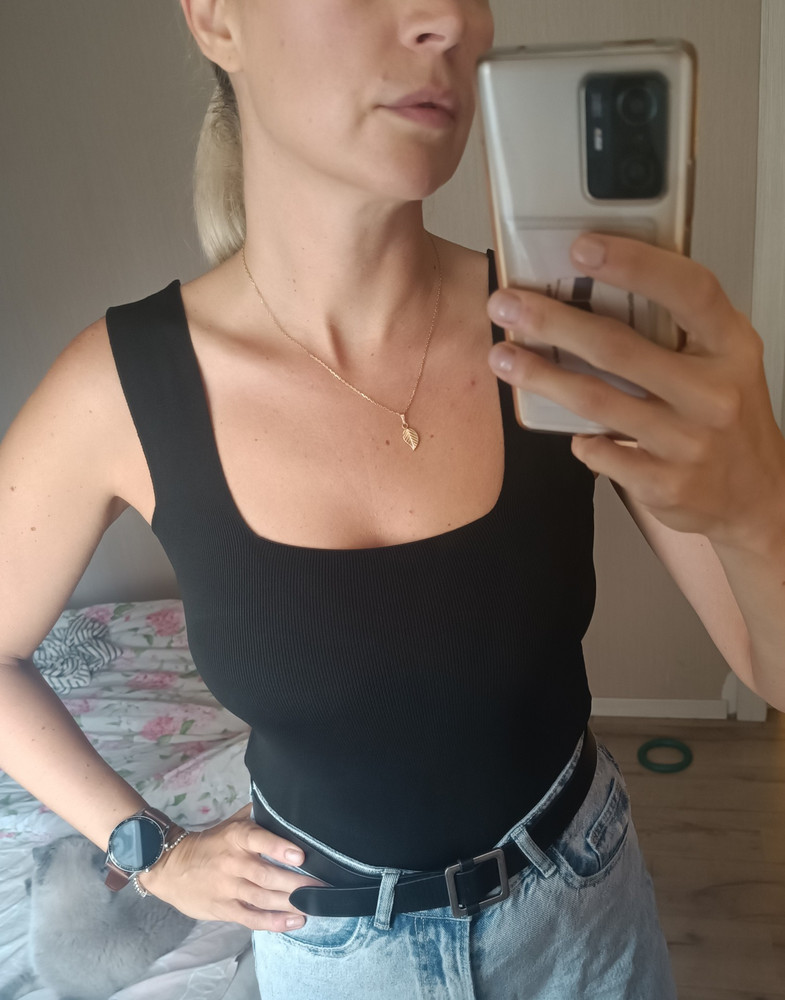 Плотная, качественная майка. Очень удобная