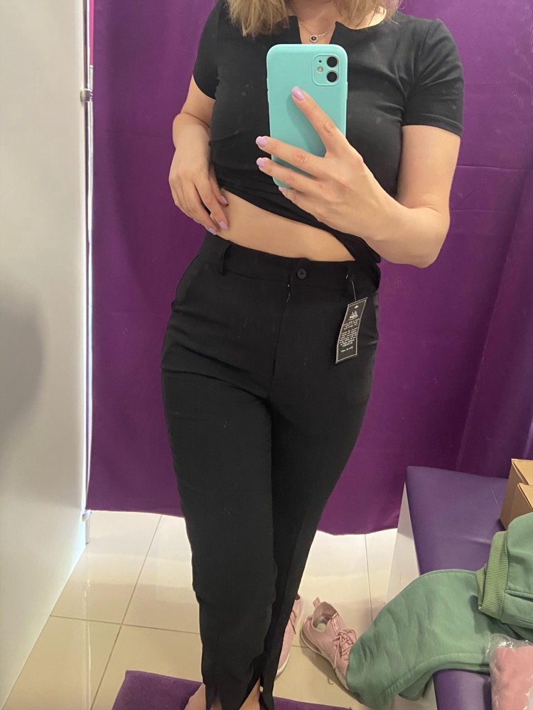 Крой хороший, сели тоже хорошо. Ткань чуть простовата и немного огорчил шов, но я смогу это исправить. Но отзыв оставляю хороший. Пошив выполнен аккуратно, размер в размер.